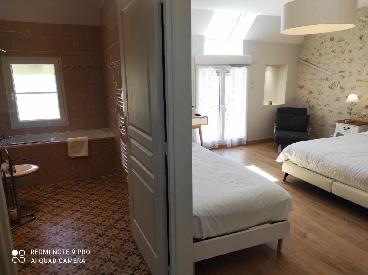 Chambre D'Hotes Le Domaine Des Hirondelles Champcenest Dış mekan fotoğraf