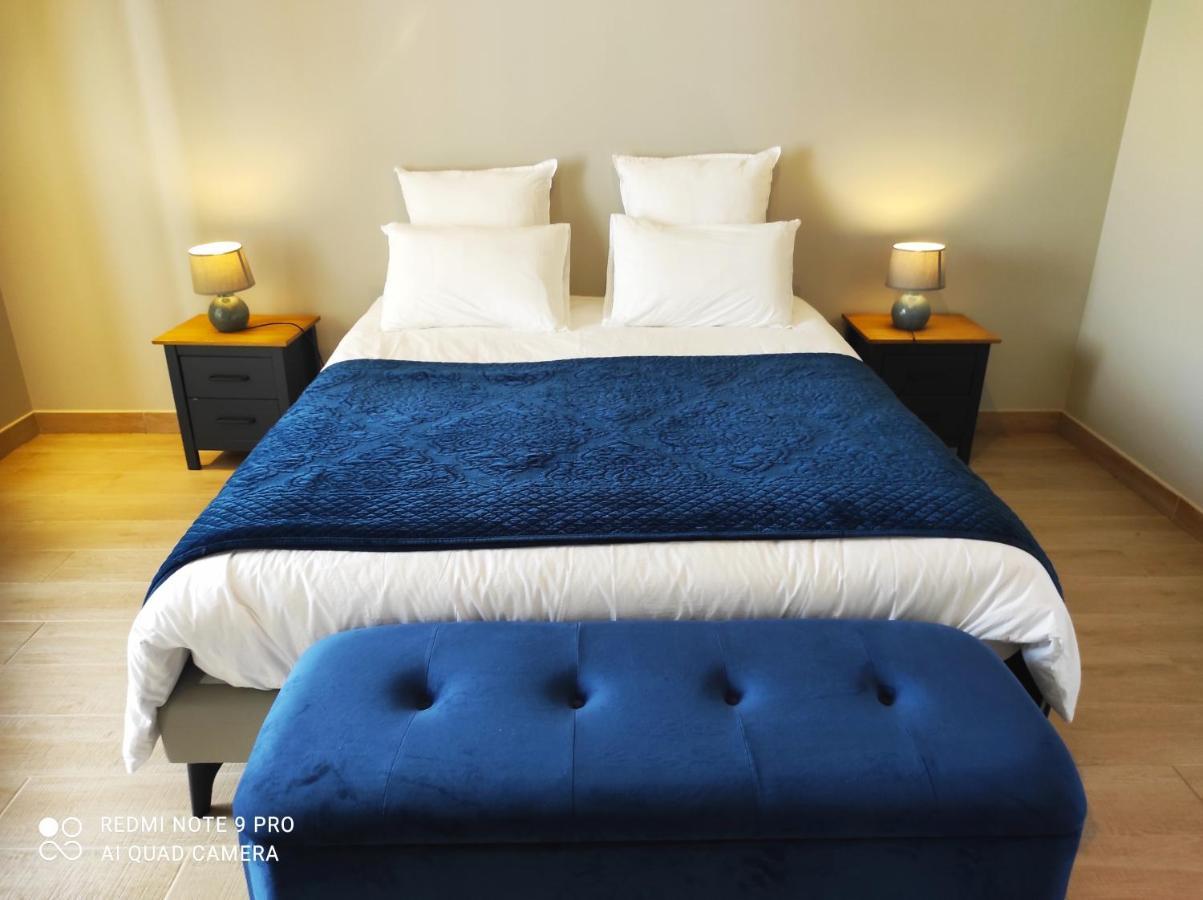 Chambre D'Hotes Le Domaine Des Hirondelles Champcenest Dış mekan fotoğraf