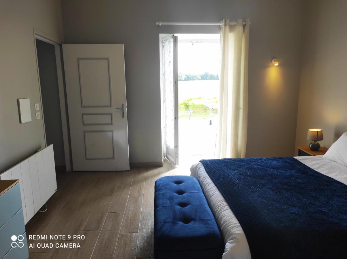 Chambre D'Hotes Le Domaine Des Hirondelles Champcenest Dış mekan fotoğraf