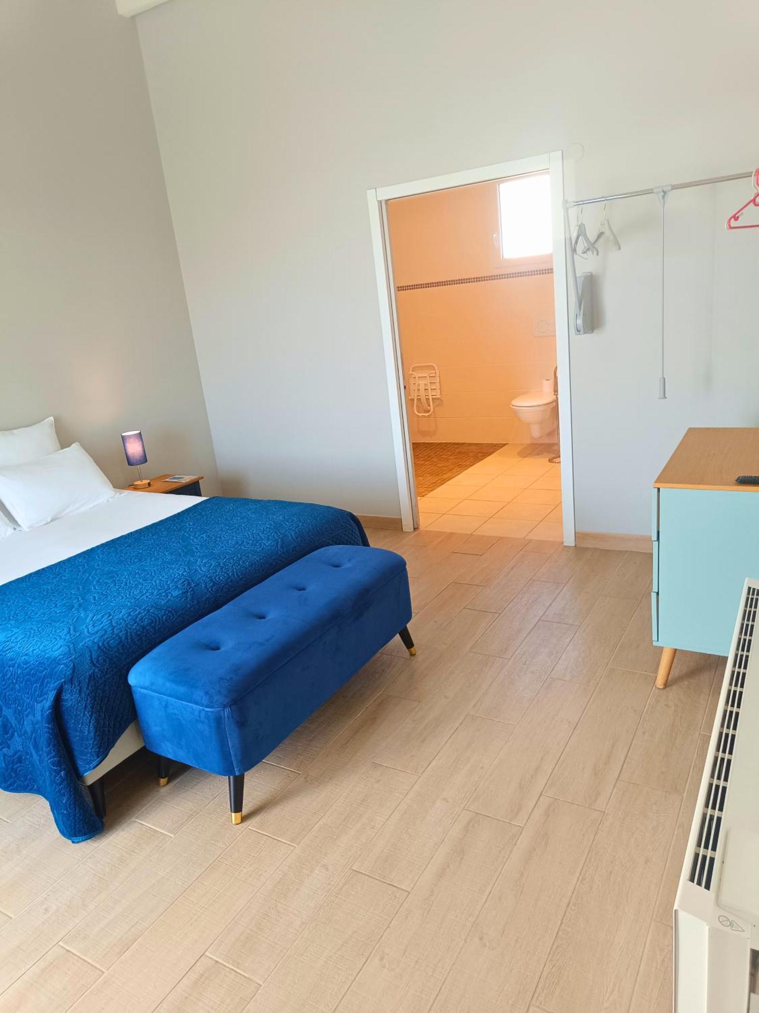Chambre D'Hotes Le Domaine Des Hirondelles Champcenest Dış mekan fotoğraf