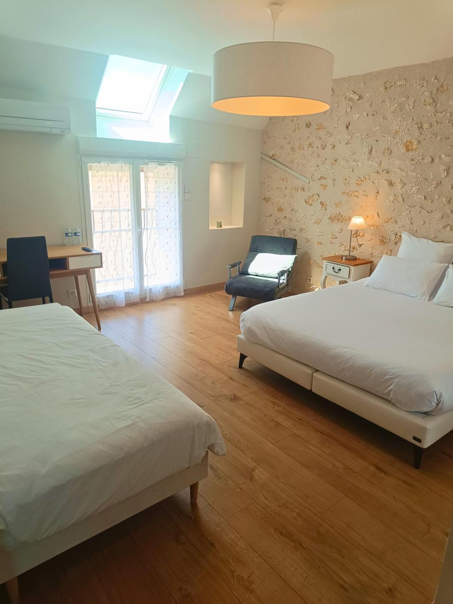 Chambre D'Hotes Le Domaine Des Hirondelles Champcenest Dış mekan fotoğraf
