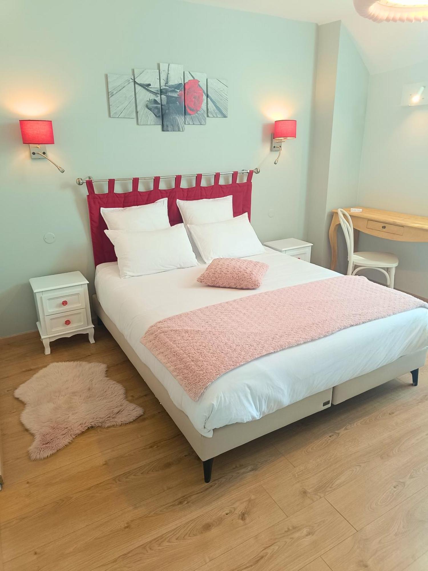 Chambre D'Hotes Le Domaine Des Hirondelles Champcenest Dış mekan fotoğraf