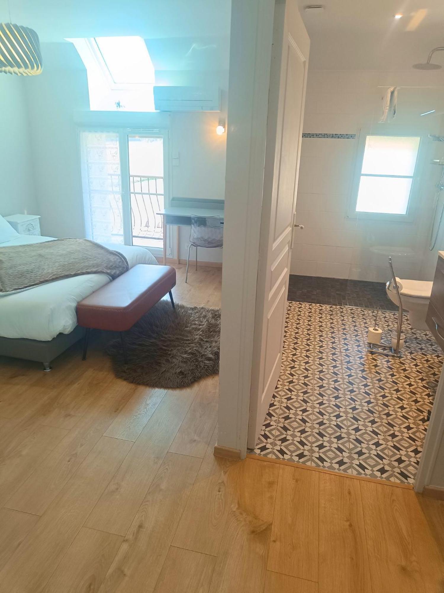 Chambre D'Hotes Le Domaine Des Hirondelles Champcenest Dış mekan fotoğraf